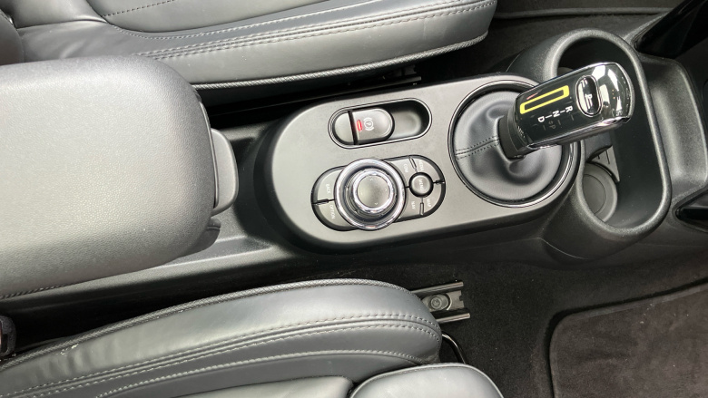 MINI Hatchback 135kW Cooper S Level 3 33kWh 3dr Auto Electric Hatchback